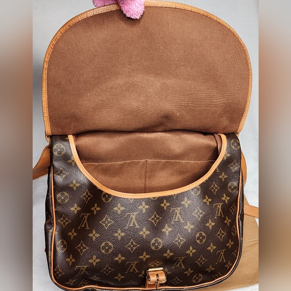 Authentic Louis Vuitton Saumur35 - Picture 14 of 16